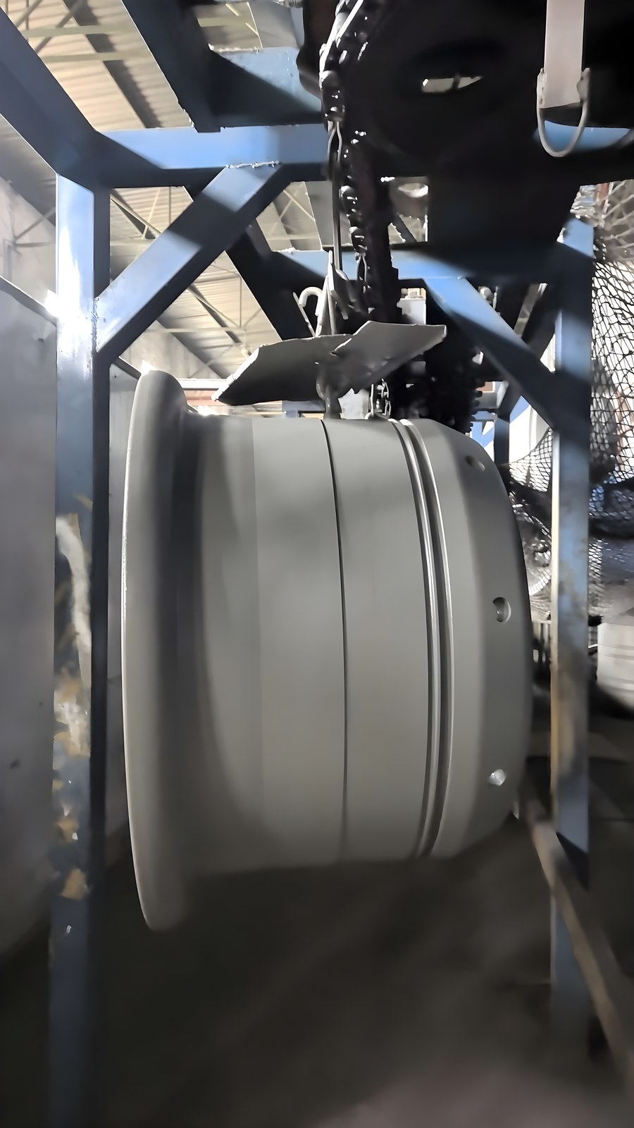 Wheel on the coating conveyor