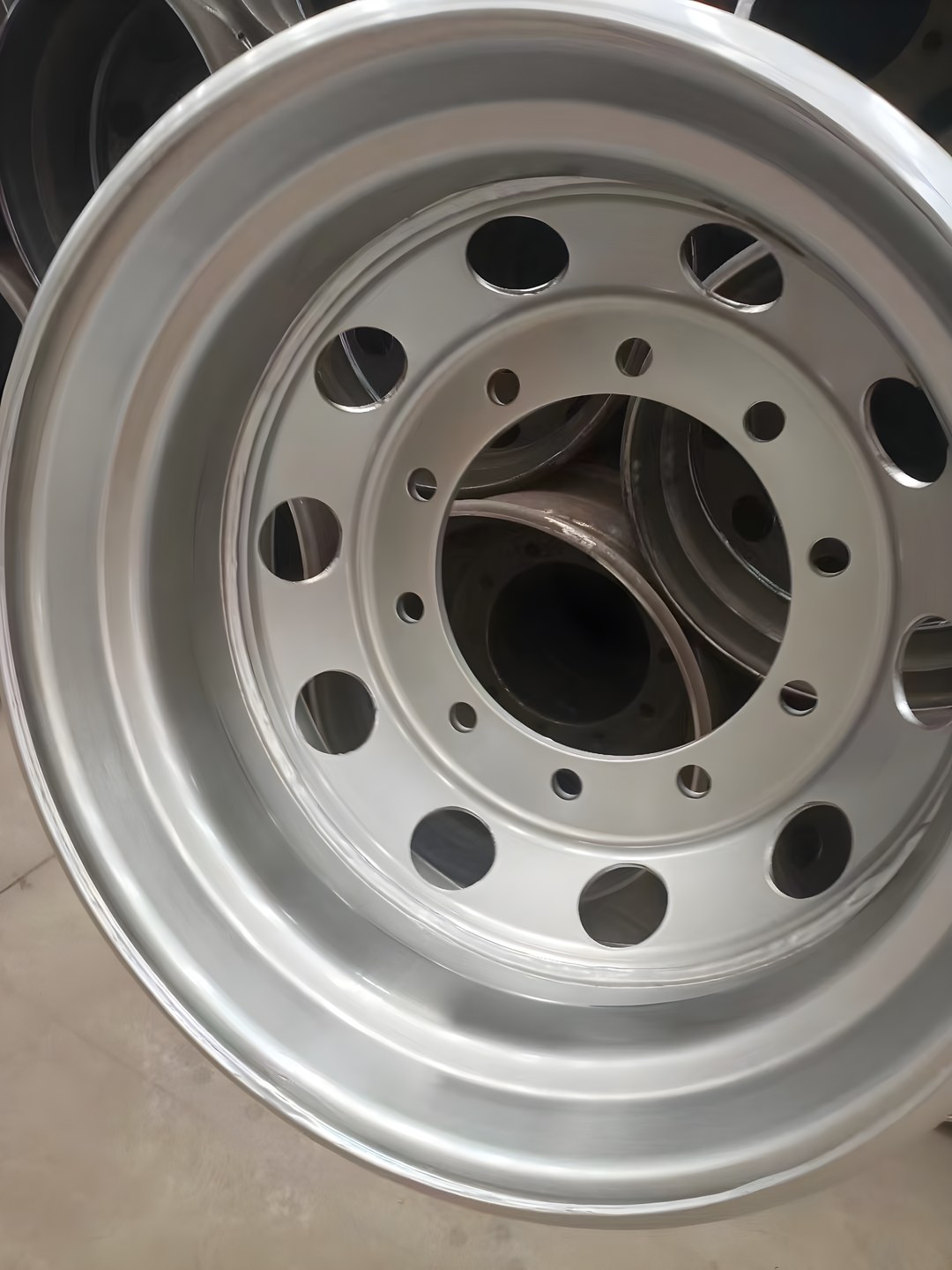 Flange and bolt circle detail